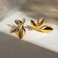 1-Paire-Style-Simple-Style-Classique-Couleur-Unie-Placage-Acier-Inoxydable-304-Plaqu-Or-18K-Des-Boucles-D-Oreilles-main-image-3 Élégance Dorée