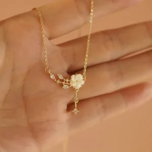 Pendentif Fleur Élégante